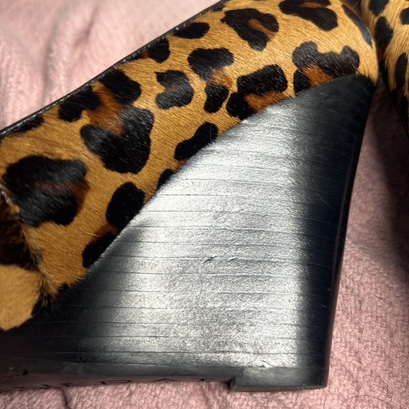 BCBG chunky heels. Leopard or cheetah.... faux fur - Picture 7 of 7